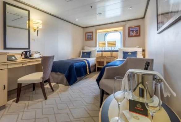 Cunard, Queen Mary, Britannia Oceanview.jpg